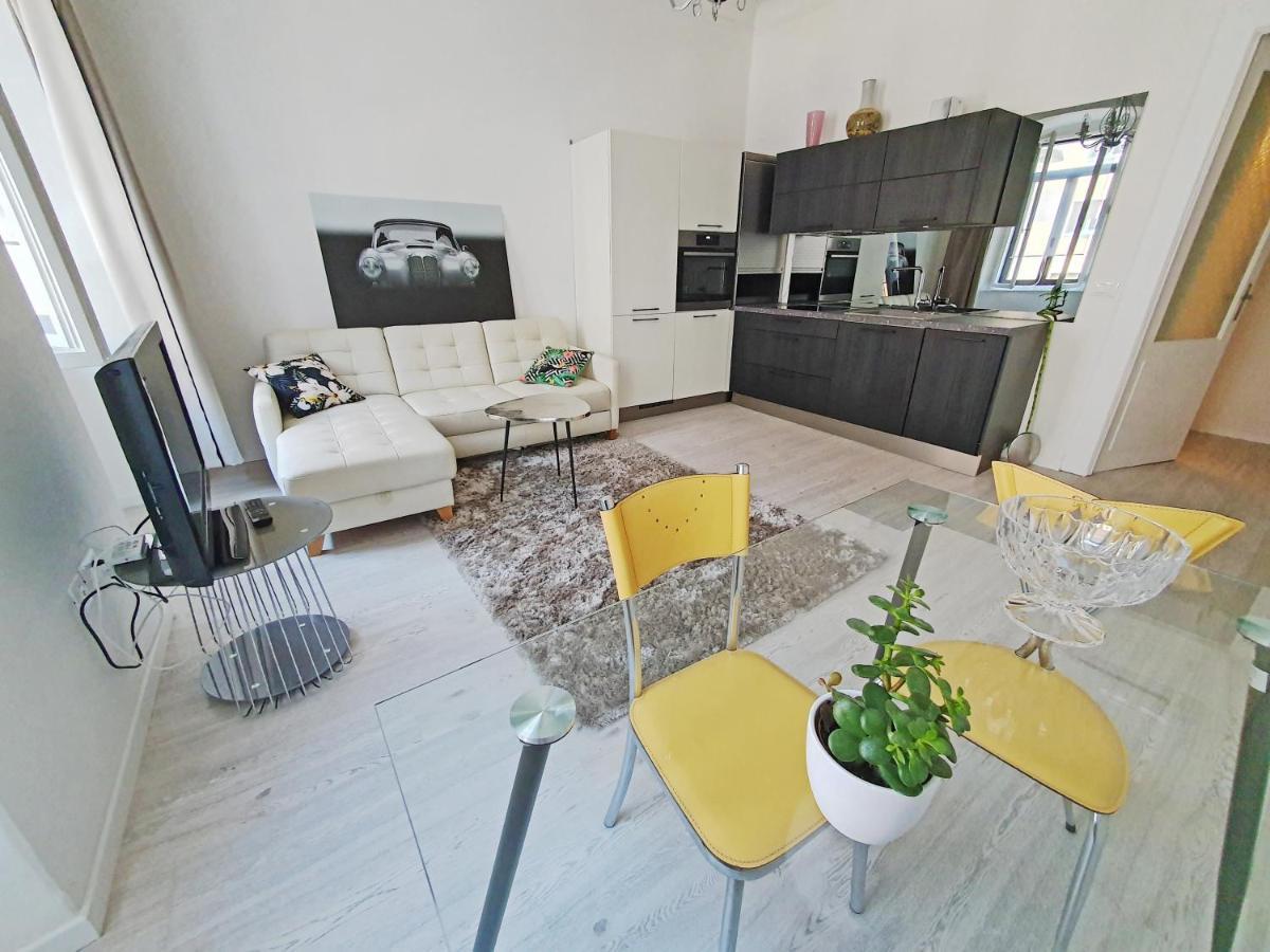 Casa Bianca - 2 Bedroom Design Apartment 트리에스테 외부 사진