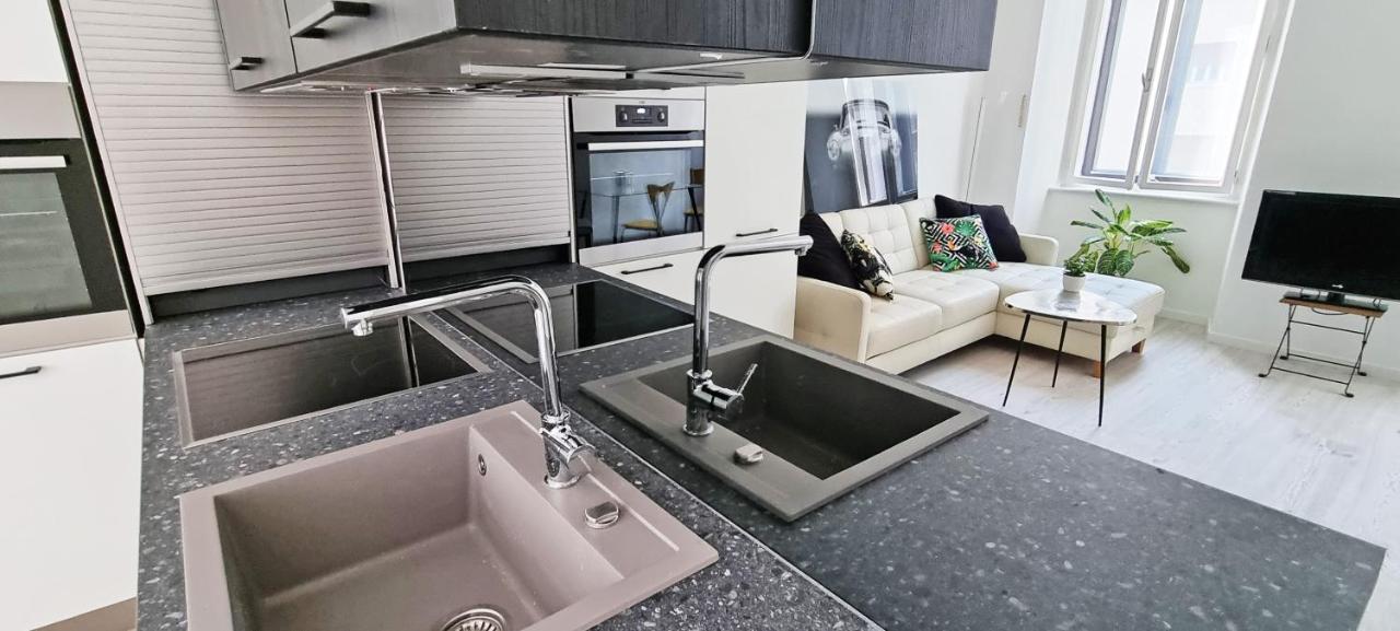Casa Bianca - 2 Bedroom Design Apartment 트리에스테 외부 사진